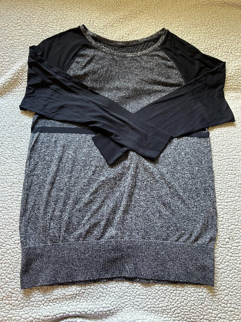 Champion C9 -- heathered grey/ black, long sleeve top